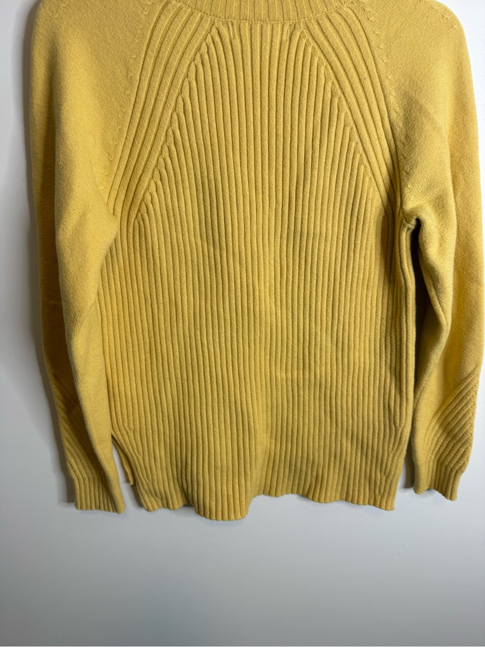 Banana Republic Yellow Ribbed Sweater medium - Picture 7 of 8